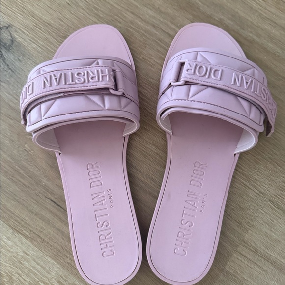 Designer Like Women's Pink Slide Sandals - Picture 3 of 3